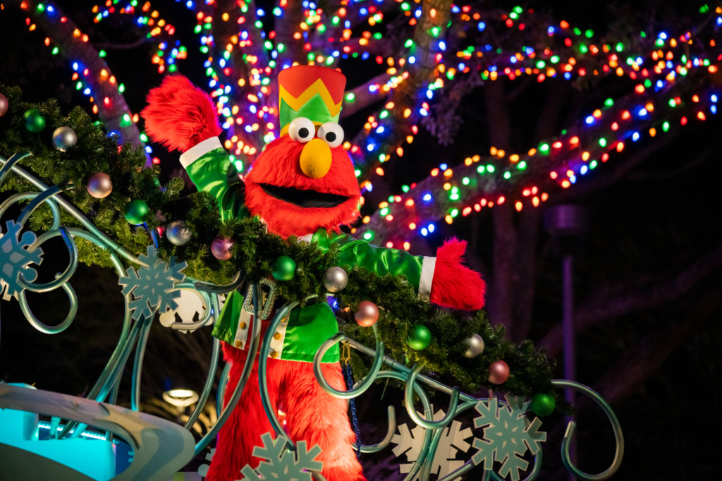 Elmo at SeaWorld's Christmas Celebration 