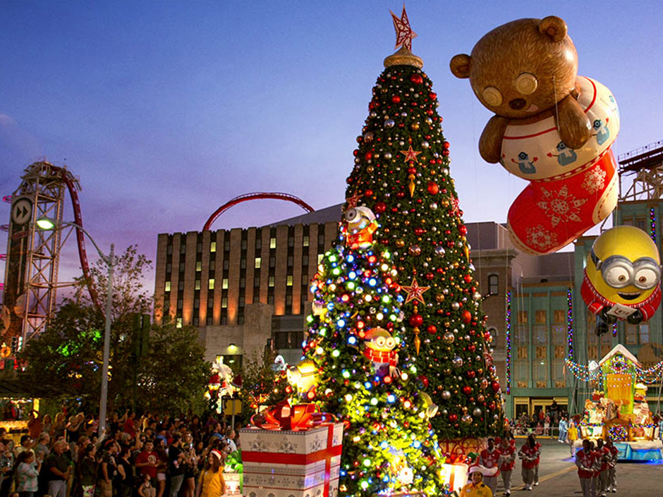 Universal's Holiday Parade featuring Macy's 